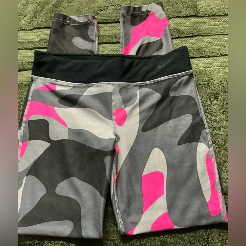 Nike Girls Dri-Fit Camouflage Pink and Gray Size L